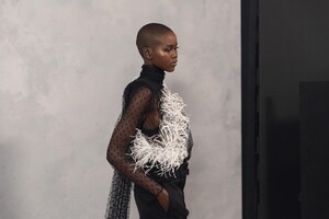 backstage-defile-givenchy-automne-hiver-2020-2021-paris-coulisses-297.thumb.jpg.cabae663bb5e66f7e7c9a156eaa7d818.jpg