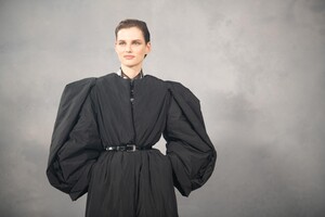 backstage-defile-givenchy-automne-hiver-2020-2021-paris-coulisses-307.thumb.jpg.035d815e2ed748fb5d5da746b36d07b0.jpg