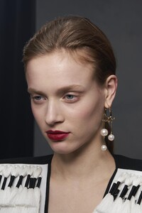 backstage-defile-givenchy-automne-hiver-2020-2021-paris-coulisses-32.thumb.jpg.f2b8642a3d11e6f132fc311748ae6d87.jpg