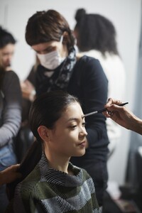 backstage-defile-givenchy-automne-hiver-2020-2021-paris-coulisses-63.thumb.jpg.80ce3b4e4b9feee4081a74907894b477.jpg