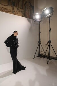 backstage-defile-haider-ackermann-automne-hiver-2020-2021-paris-coulisses-66.thumb.jpg.0c1a34ef72162d72dc5cc3206f734c5a.jpg