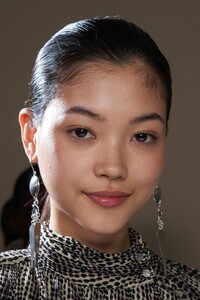 backstage-defile-isabel-marant-automne-hiver-2020-2021-paris-coulisses-30.thumb.jpg.e06198b583ce1f2b6f210441ad5137af.jpg