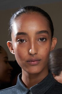 backstage-defile-isabel-marant-automne-hiver-2020-2021-paris-coulisses-32.thumb.jpg.baada526de8baf7622034fd972d437d3.jpg