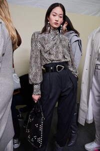 backstage-defile-isabel-marant-automne-hiver-2020-2021-paris-coulisses-92.thumb.jpg.451f3b12bd727c1a48cee05d08c20e3f.jpg