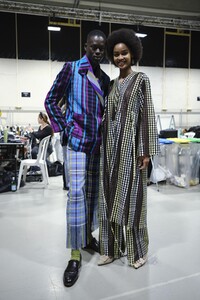 backstage-defile-kenneth-ize-automne-hiver-2020-2021-paris-coulisses-40.thumb.jpg.485a6991166407537f05f9c5a741ed52.jpg