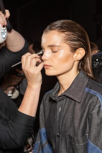 backstage-defile-koche-automne-hiver-2020-2021-paris-coulisses-74.thumb.jpg.444813697fd5acb25b1156946f5b0763.jpg