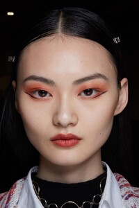 backstage-defile-missoni-automne-hiver-2020-2021-milan-coulisses-6.thumb.jpg.89273cd42a395aea0ddd8dcd839ec0c8.jpg