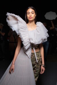backstage-defile-off-white-automne-hiver-2020-2021-paris-coulisses-126.thumb.jpg.7e6d3a05fb83b4296d144fffcaacbf64.jpg