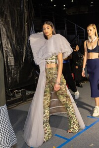 backstage-defile-off-white-automne-hiver-2020-2021-paris-coulisses-238.thumb.jpg.e8cacdfe60a2ae5cdd59bbc02a54afe0.jpg