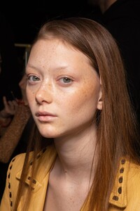 backstage-defile-off-white-automne-hiver-2020-2021-paris-coulisses-24.thumb.jpg.30e4c5591914a7e54b118314b0d6d91d.jpg