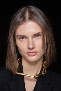 backstage-defile-off-white-automne-hiver-2020-2021-paris-coulisses-53.thumb.jpg.d25ea0f8a6516e64cca9e97f3463ff16.jpg
