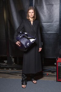 backstage-defile-off-white-automne-hiver-2020-2021-paris-coulisses-54.thumb.jpg.38f79b50227a135a77dc2714f8b3a5a2.jpg