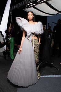 backstage-defile-off-white-automne-hiver-2020-2021-paris-coulisses-81.thumb.jpg.459b0fbbcc4c33180f1902d489f99331.jpg