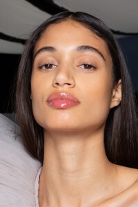 backstage-defile-off-white-automne-hiver-2020-2021-paris-coulisses-84.thumb.jpg.6c273a5cec4e9c324108f8b0abfce547.jpg