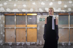 backstage-defile-sacai-automne-hiver-2020-2021-paris-coulisses-83.thumb.jpg.cac47222ee3e7d8f54bde535f57b8bbf.jpg