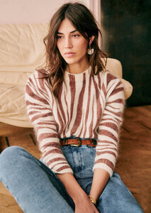 brielle-jumper-zebra-3.thumb.jpg.a3ecf6d39d3163fc7ad166a6d712a59e.jpg