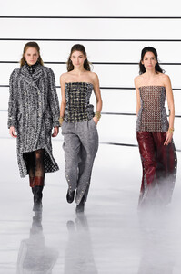 chanel-rtw-fall-2020-pfw-3798.thumb.jpg.27c826741d11c03e6242ec8f4d88263d.jpg