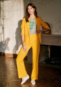 christie-jacket-yellow-3.thumb.jpg.12176818e237f1ed5bf39cec672cbdce.jpg