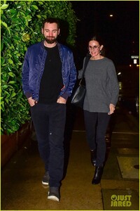 courteney-cox-johnny-mcdaid-dinner-date-04.jpg