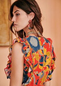 dalina-jumpsuit-milanese_flower_print-3.thumb.jpg.1048f8e9e3fd8a58c36f78fe8d67bf01.jpg