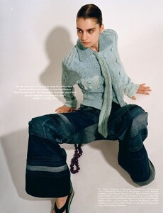 dazed-confused-ss2019_eliza-conlon_siobhan-furlong-4-a94c8a67bc8cc8bae363d5d60239aaf9b_thumb.jpg