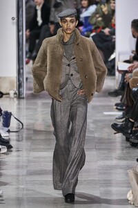 defile-akris-automne-hiver-2020-2021-paris-look-24.thumb.jpg.0a6876a47ead749f8deba9ad4426d285.jpg