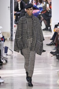 defile-akris-automne-hiver-2020-2021-paris-look-4.thumb.jpg.5ff7322b2080a1cc4809023ec89e1eb7.jpg