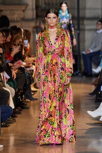 defile-andrew-gn-automne-hiver-2020-2021-paris-look-32.thumb.jpg.f84cf2326067d27f90460779a669cec1.jpg