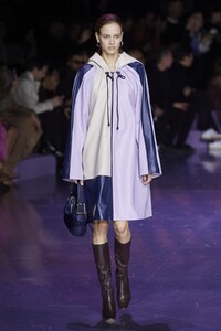defile-boss-automne-hiver-2020-2021-milan-look-15.thumb.jpg.7d197b75ee9a8b6c02e669d590bd2494.jpg