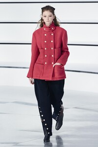 defile-chanel-automne-hiver-2020-2021-paris-look-13.thumb.jpg.7f0b8cf618bf61d010f342e253c7a939.jpg