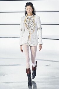 defile-chanel-automne-hiver-2020-2021-paris-look-45.thumb.jpg.17c9216e274112f2d59af6423d86e7bb.jpg