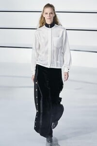 defile-chanel-automne-hiver-2020-2021-paris-look-55.thumb.jpg.35b37c5f839229017d242bdd7d62eb82.jpg