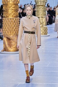 defile-chloe-automne-hiver-2020-2021-paris-look-22.thumb.jpg.5ea82d4b0e8c2effe4aa61d9f90ff901.jpg