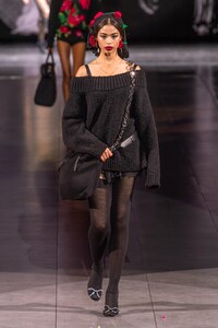 defile-dolce-amp-gabbana-automne-hiver-2020-2021-milan-look-67.thumb.jpg.56466afd927ffd02107c17e714454110.jpg