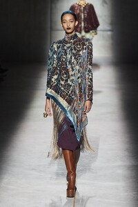 defile-dries-van-noten-automne-hiver-2020-2021-paris-look-37.thumb.jpg.b5b1f24b3ad88e5d4ba36a21d35bfadc.jpg