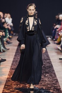 defile-elie-saab-automne-hiver-2020-2021-paris-look-42.thumb.jpg.4dcacef39badedb38ddb6149073126c0.jpg