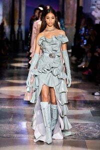 defile-gcds-automne-hiver-2020-2021-milan-look-62.thumb.jpg.16dffaacc0bec981482f96bfd1b93e6a.jpg