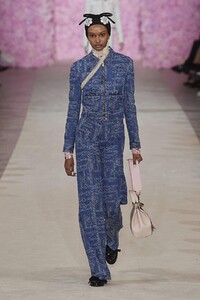 defile-giambattista-valli-automne-hiver-2020-2021-paris-look-16.thumb.jpg.b87fdd34ad75259d47d046a4b2935cb9.jpg