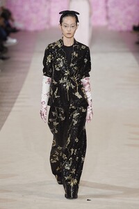 defile-giambattista-valli-automne-hiver-2020-2021-paris-look-60.thumb.jpg.73a39eb73404510353eb54a24ea0855f.jpg