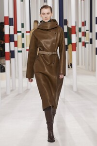 defile-hermes-automne-hiver-2020-2021-paris-look-46.thumb.jpg.ca52feed9ba2e2aa0f13b5ee94901957.jpg