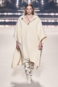 defile-isabel-marant-automne-hiver-2020-2021-paris-look-1.thumb.jpg.825bd746bf143d4b3e1869ce0d7b55b0.jpg