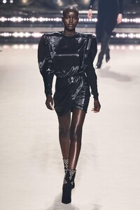 defile-isabel-marant-automne-hiver-2020-2021-paris-look-49.thumb.jpg.34bc74bbd6938213c38d5498d87ef58d.jpg