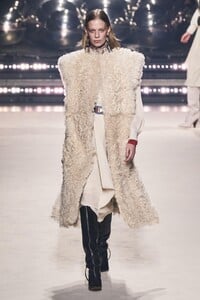 defile-isabel-marant-automne-hiver-2020-2021-paris-look-8.thumb.jpg.77cb7774c8f94a75f85345219f743673.jpg