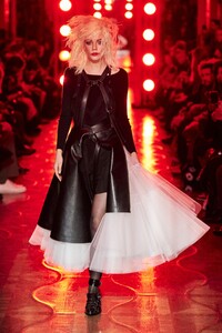 defile-junya-watanabe-automne-hiver-2020-2021-paris-look-1.thumb.jpg.f19f2125c44218adcdffd433c46e50c0.jpg