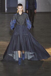 defile-koche-automne-hiver-2020-2021-paris-look-3.thumb.jpg.418a0b1913f47f25ced6089b4a40010e.jpg
