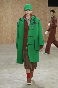 defile-lacoste-automne-hiver-2020-2021-paris-look-16.thumb.jpg.3c34e53f43f20c5accbf46e54c99fd2b.jpg