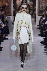 defile-lanvin-automne-hiver-2020-2021-paris-look-42.thumb.jpg.71cdcae3e321c998e0e7cecd3ef84f60.jpg