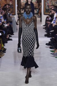 defile-lanvin-automne-hiver-2020-2021-paris-look-55.thumb.jpg.dd84289b55843103f4ee92a5f7cd5712.jpg