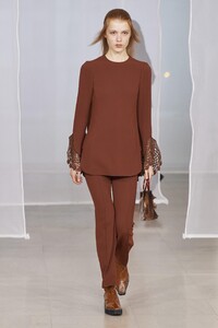 defile-mame-kurogouchi-automne-hiver-2020-2021-paris-look-17.thumb.jpg.7d7604b2a543339caf05abccafee7dbe.jpg