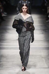 defile-missoni-automne-hiver-2020-2021-milan-look-26.thumb.jpg.236606d337d52fad65d0d50dacbfc181.jpg